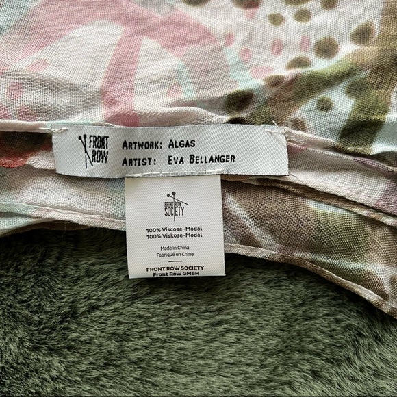 Front Row scarf - Picture 3 of 5